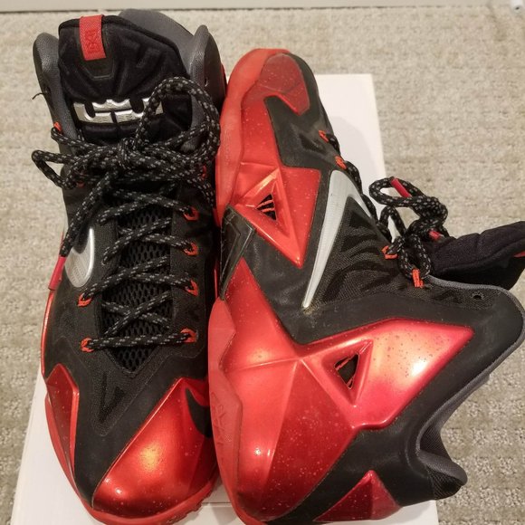 Nike LeBron XI Miami Heat - Size 11